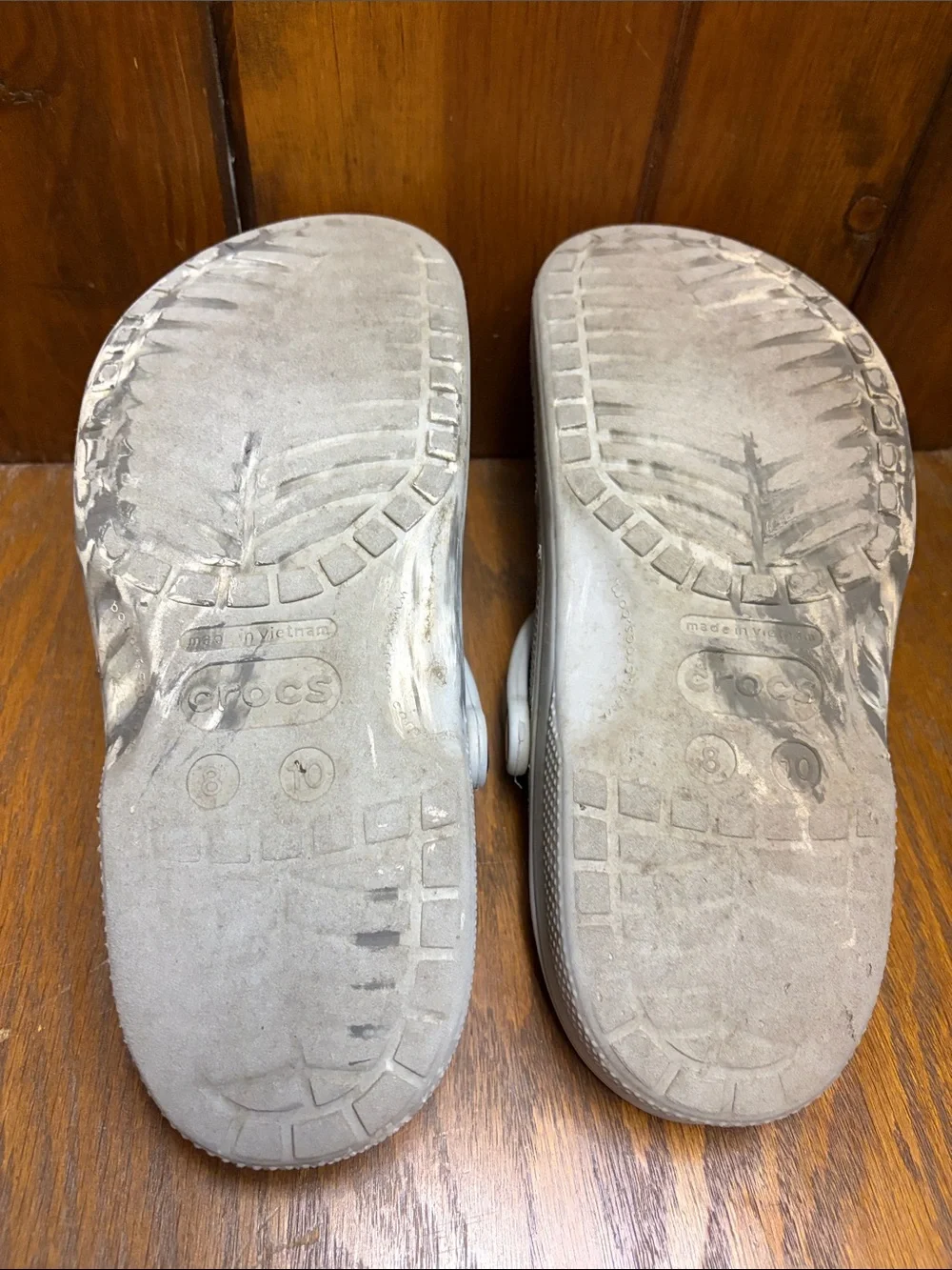 CROCS Classic Clog in Grey Marble Pattern